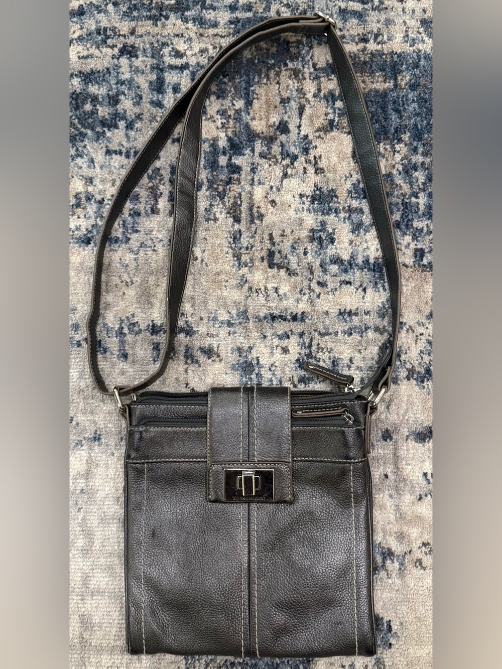 $25 Tignanello crossbody organizer bag